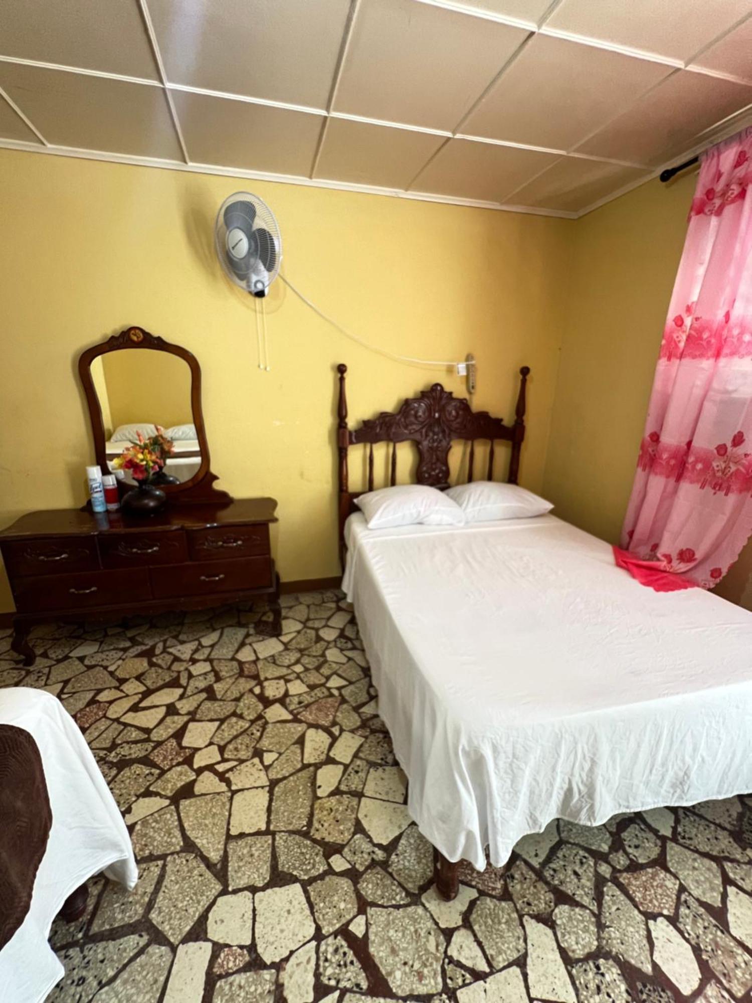 Cozy Family Inn Port Antonio Exterior foto
