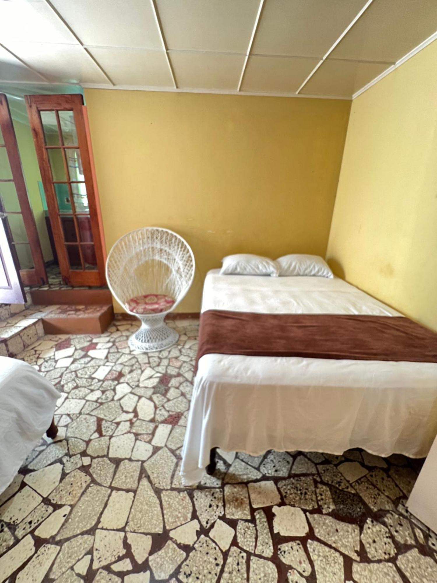 Cozy Family Inn Port Antonio Exterior foto