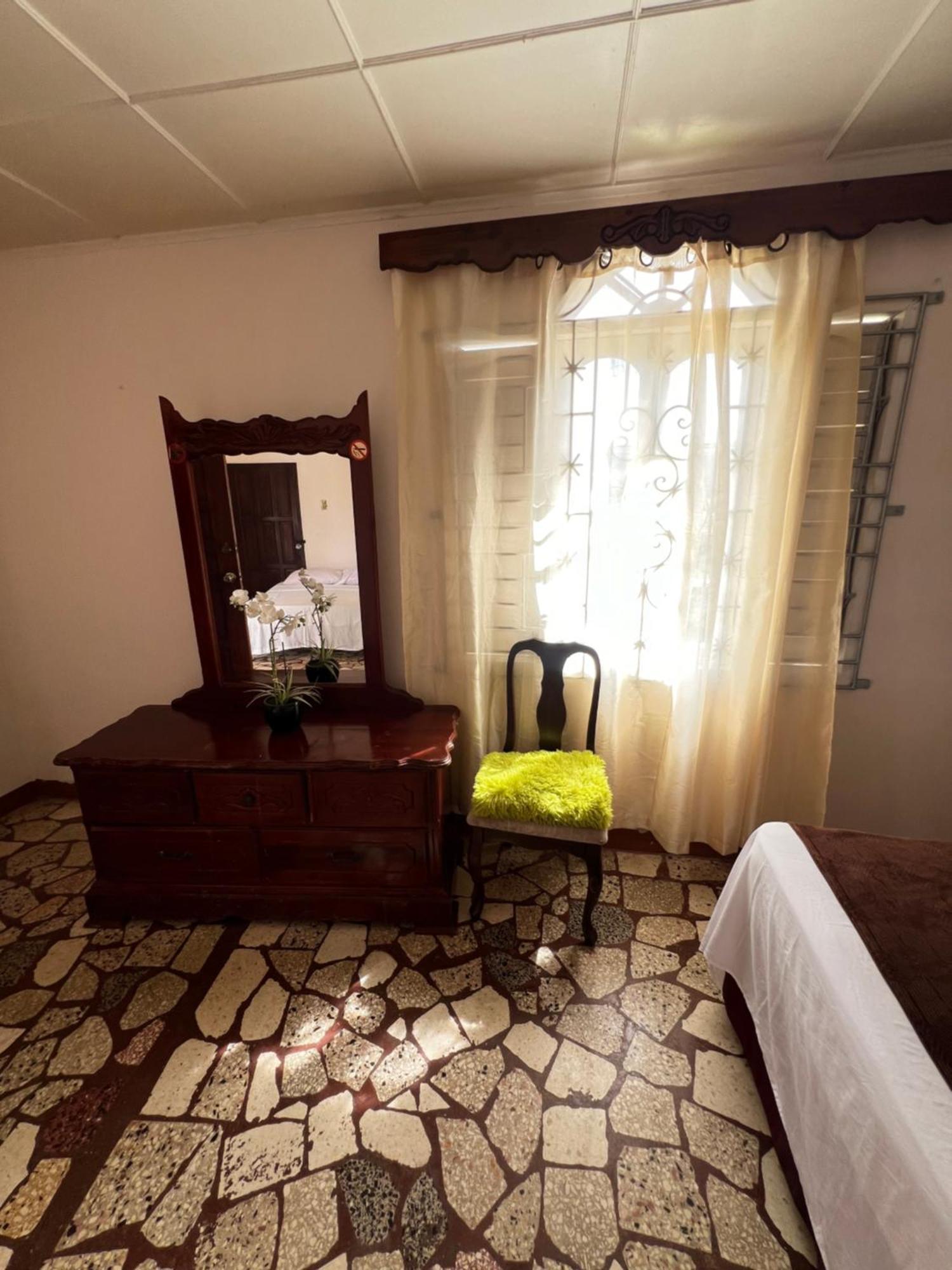 Cozy Family Inn Port Antonio Exterior foto